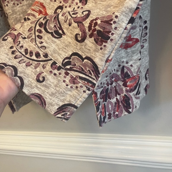 Croft & Barrow Women’s Floral Long Sleeve Top - Picture 3 of 7